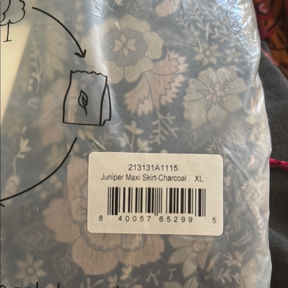 NWT Spell Juniper Floral Maxi Skirt in Charcoal paid $249 + tax - Picture 4 of 4